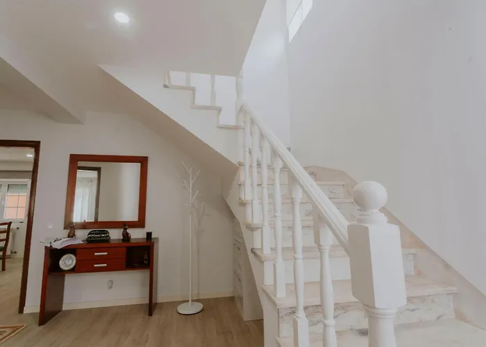 107 - * Ferrel (Leiria)